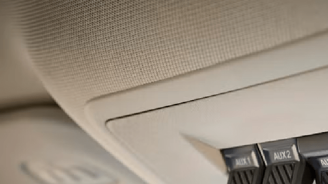 Ford Bronco Sport 2025 incorpora más conectores para dispositivos electrónicos.