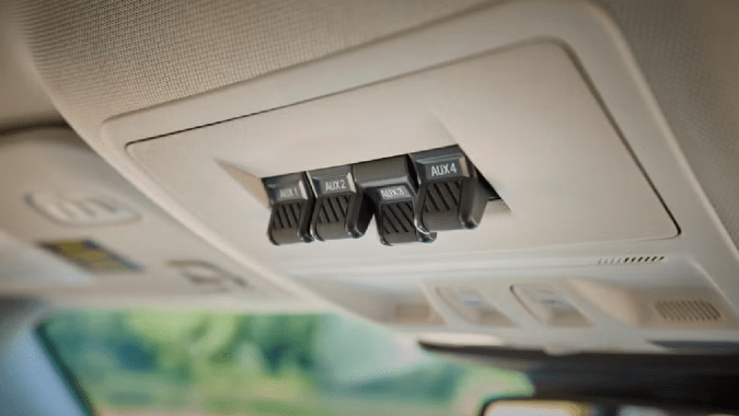 Ford Bronco Sport 2025 incorpora más conectores para dispositivos electrónicos.