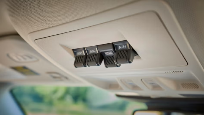 Ford Bronco Sport 2025 incorpora más conectores para dispositivos electrónicos.