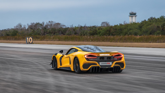 Hennessey Venom F5 Evolution tiene una aceleración de 0 a 200 mph en 10,3 segundos.
