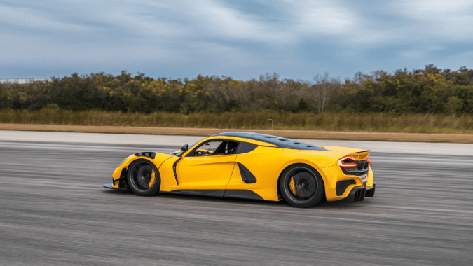 El Hennessey Venom F5 Evolution se modificó el motor y la aerodinámica.