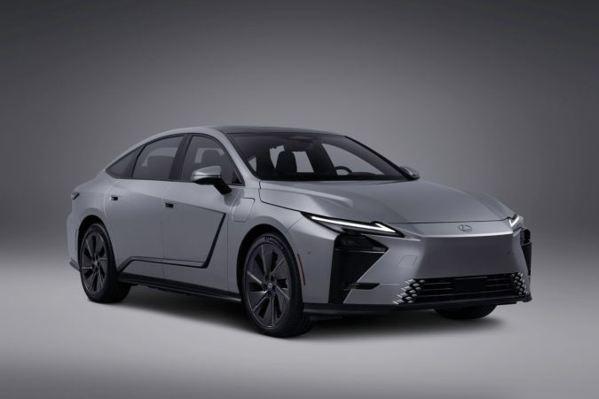 Lexus ES 2026 ofrece diferentes sistemas de propulsión híbridos y eléctricos.