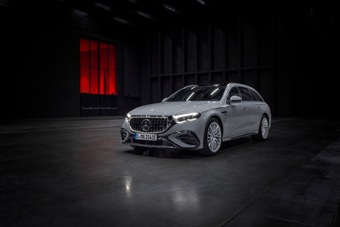 Mercedes-Benz AMG E 53 Hybrid ha sido repotenciado para 2026.