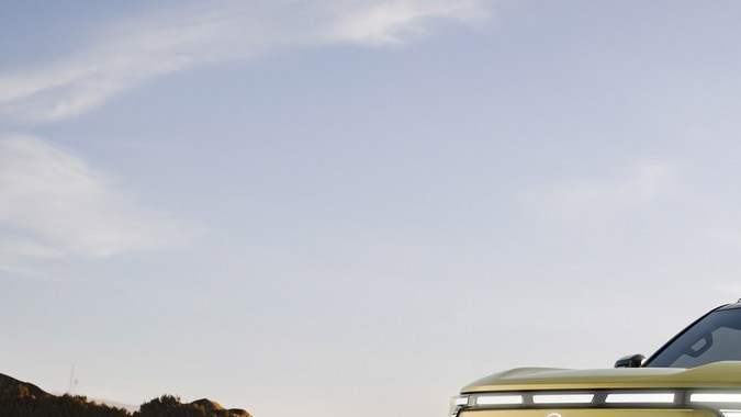 Nissan Frontier Pro 2026 tiene una gran iluminación en la parte delantera.