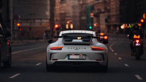 Qué autos tienen el motor atrás