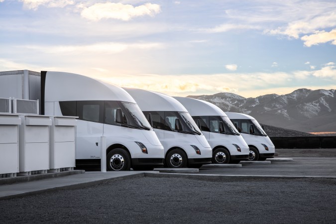 Cómo se conduce el Tesla Semi