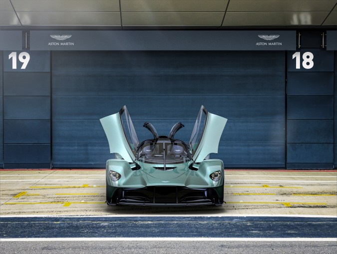 El Aston Martin Valkyrie es uno de los autos más rápidos del mundo.