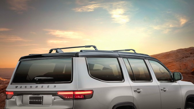 Wagoneer Overland 2025: Remolque de 10,000 Libras y Suspensión Quadra-Lift