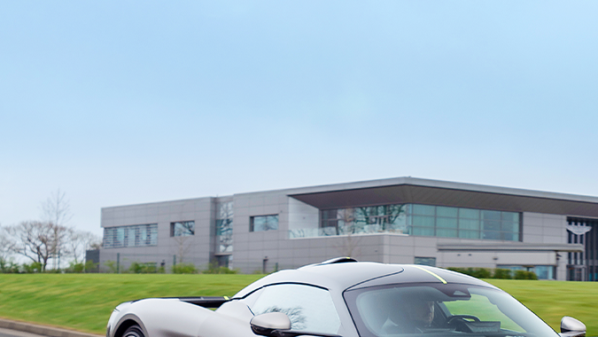 El Aston Martin Valhalla tiene una velocidad máxima de 218 mph.