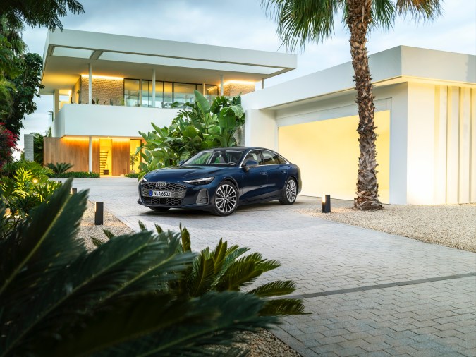 El Audi A6 sedán 2026 tiene un perfil aerodinámico que logra buena eficiencia de combustible.