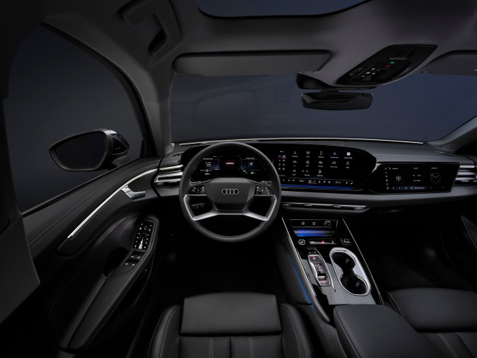 El Audi A6 sedán 2026 tiene un habitáculo centrado en la conducción.