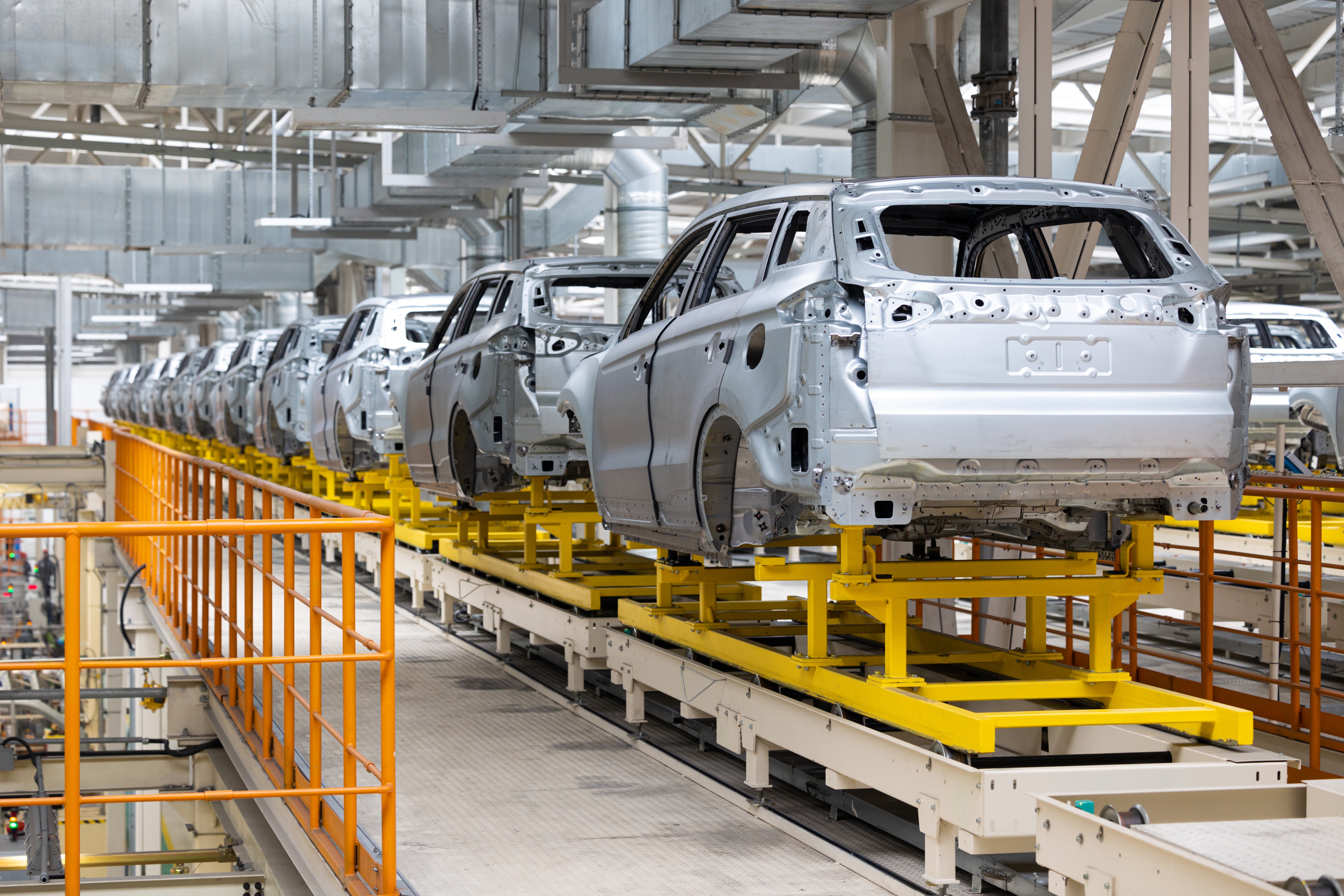 Los aranceles de Trump han perjudicado los precios finales de los autos.