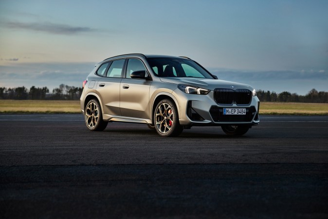 El BMW X1 M35i tiene un motor twin turbo de 313 caballos de fuerza.