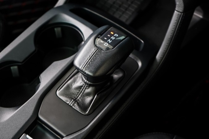 Automático vs. Manual: ¿Cuál ahorra más gasolina en 2025?