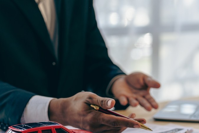 Trucos para bajar el precio de tu seguro de auto en 2025