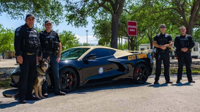 El Corvette C8 de la Florida Highway Patrol será para uso limitado a campañas.