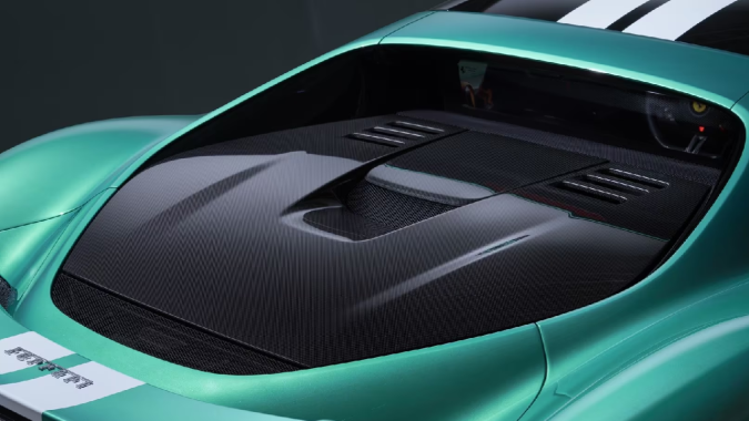 Ferrari 296 Speciale tiene una cubierta en fibra de carbono.