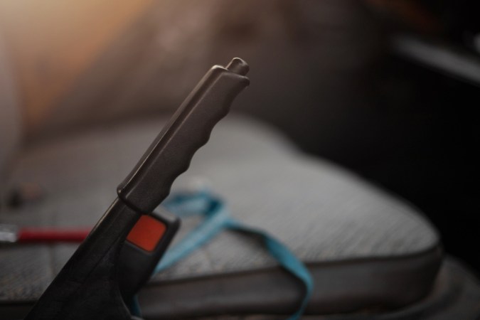 Evitar daños por freno de mano en autos sin movimiento