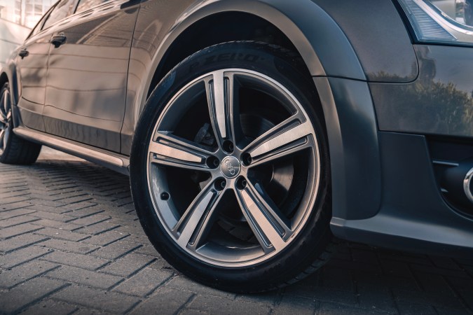 La falta de mantenimiento en los frenos de autos pueden generar fallas y chirridos.