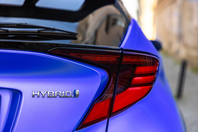 Los autos híbridos tienen un menor consumo de combustible, hasta un 40% menos que uno de gasolina solo.