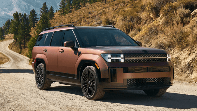 La Hyundai Santa Fe Hybrid 2025 tiene diferentes modos de conducción.