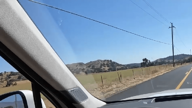 La Hyundai Santa Fe Hybrid 2025 tiene tres niveles de freno regenerativo.