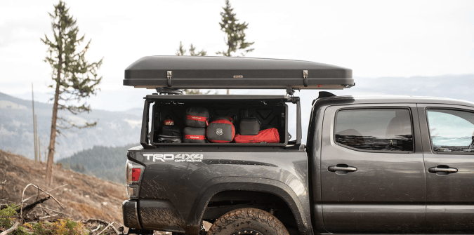 Convierte tu vehículo en un campamento móvil con estas tiendas de techo premium