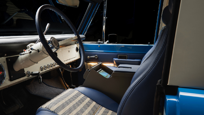El ICON Bronco EV tiene su interior totalmente original.