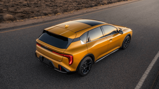 El Kia K4 Hatchback 2026 tiene un techo alargado y aerodinámico.
