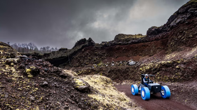 Ruedas lunares Michelin Moon-Spec son probadas en un prototipo de rover lunar.