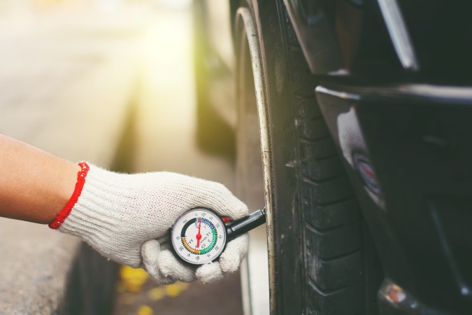 Una rueda con mucha presión puede dañarla con el tiempo.