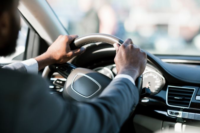 Posición de manos en el volante