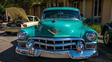 cuál es el precio de un cadillac clásico
