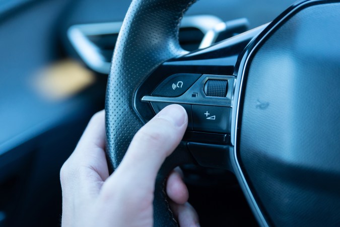 volante con sistema de control de voz para autos