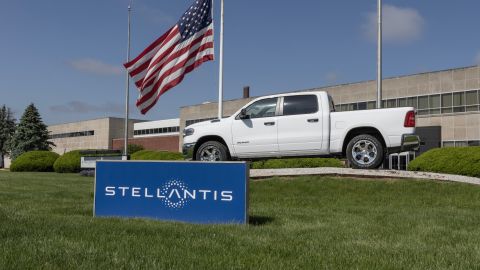 Stellantis es la primera empresa en parar sus plantas fuera de EE. UU.