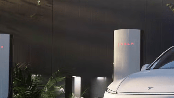 El Tesla Model Y Juniper Long Range 2025 tiene un refrescamiento de imagen.