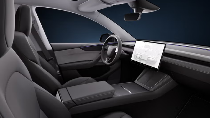 El Tesla Model Y Juniper Long Range 2025 tiene un interior más cómodo.