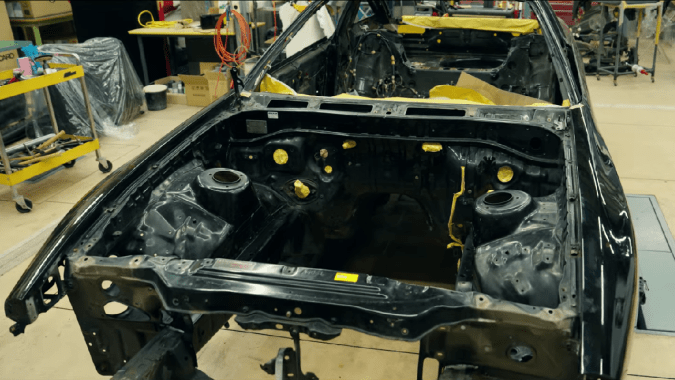 Toyota Supra 1992 fue restaurado desde cero.
