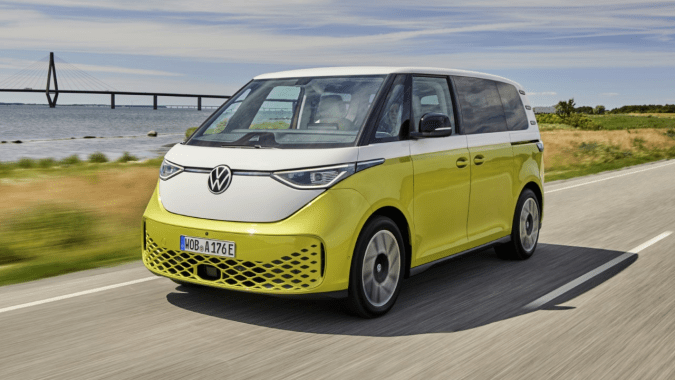 El Volkswagen ID. Buzz ganó el mejor diseño en el World Car Awards 2025.