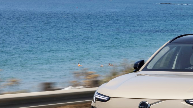 El Volvo EX90 ganó el mejor auto de lujo en el World Car Awards 2025.