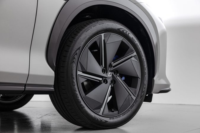 Cómo funciona la caja simulada de Lexus