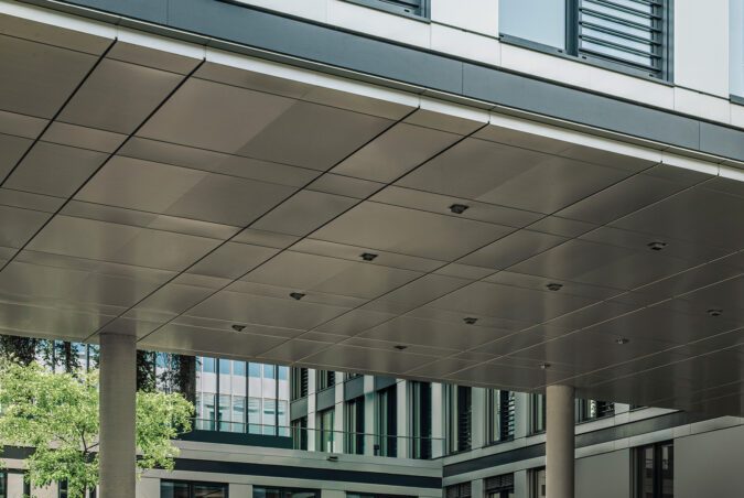 Toyota RAV4 2026 tendrá una autonomía de 50 millas en su batería en el PHEV.