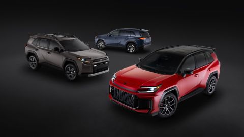 Toyota RAV4 2026 presenta la sexta generación con tres versiones nuevas.