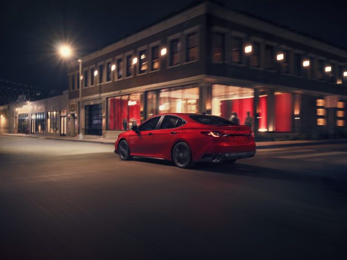 Toyota Camry 2026 Nightshade tiene acabados elegantes y exclusivos.