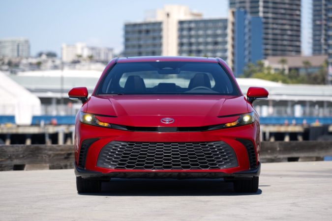 Toyota Camry 2026 Nightshade tiene varios elementos de diseño exclusivos.