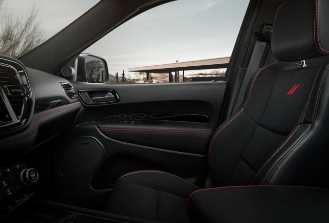 Dodge Durango 2026 tiene más características de seguridad.