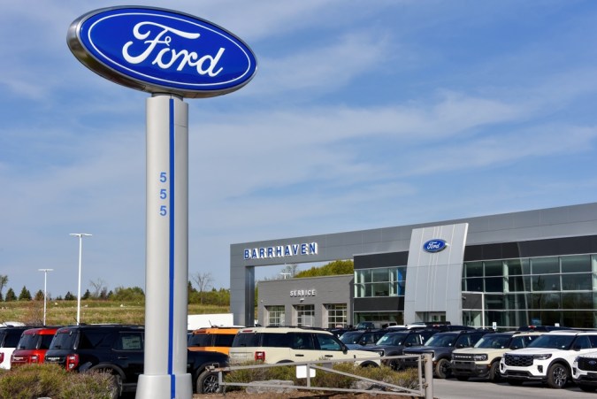 Acuerdo comercial favorece autos británicos en Estados Unidos