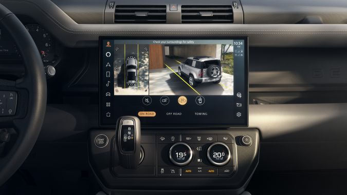 Land Rover Defender 2026 agrega una nueva pantalla de 13 pulgadas.