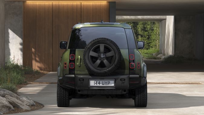Land Rover Defender 2026 tiene nuevas caracteristicas de diseño.