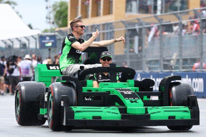 Equipo Kick Sauber con Lego F1 a escala real.